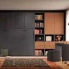 cama abatible horizontal con armario encima y zona de estanteria y escritorio en gris oscuro y naranja