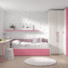 Dormitorio infantil con cama nido rosa y madera blanco con escritorio a medida y armario de rincón